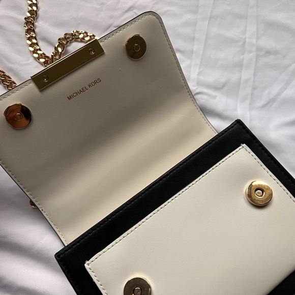 Michael Kris Jade XS Gusset Crossbody Leather Olive Green - Picture 4 of 6